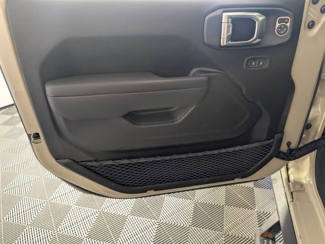 Used 2022 Jeep Wrangler Unlimited Rubicon 4xe w/ Cold Weather Group image 10