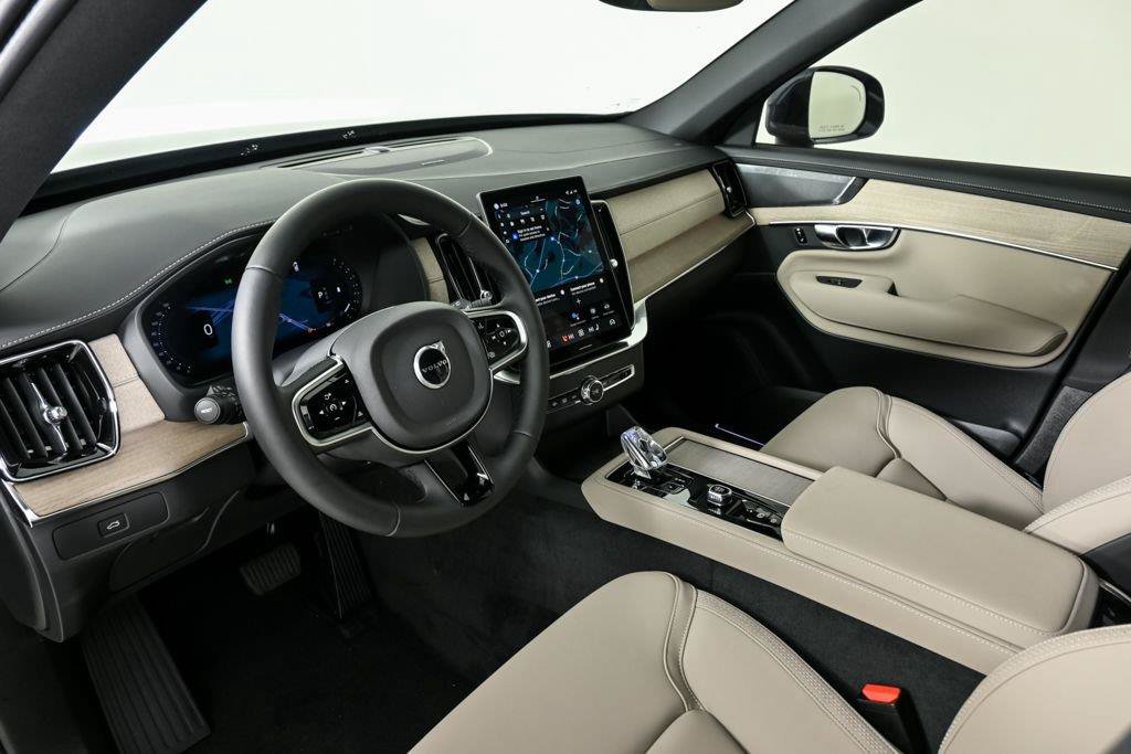 Used 2026 Volvo XC90 B6 Plus w/ Protection Package Premier AWD/4WD image 6
