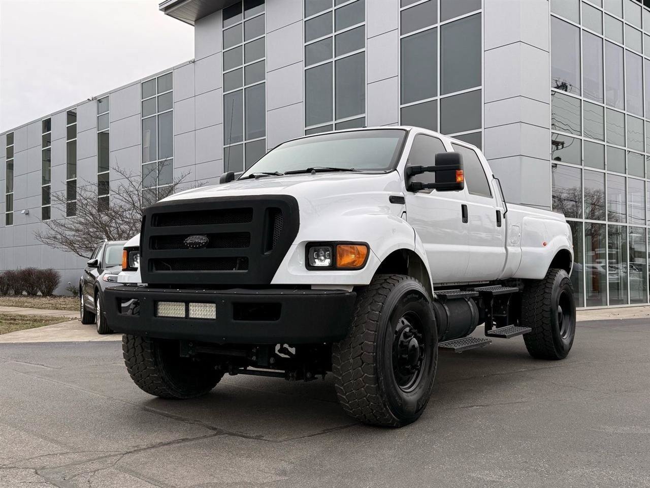 Used 2012 Ford F650 2WD Crew Cab Super Duty image 2
