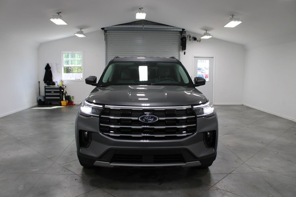 New 2026 Ford Explorer Active RWD image 2
