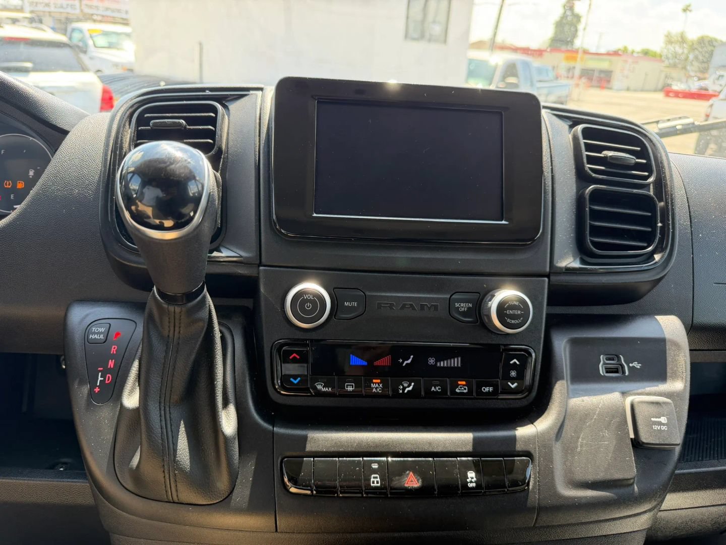 Used 2025 RAM ProMaster 2500 w/ U-Haul Equipment Group FWD image 21