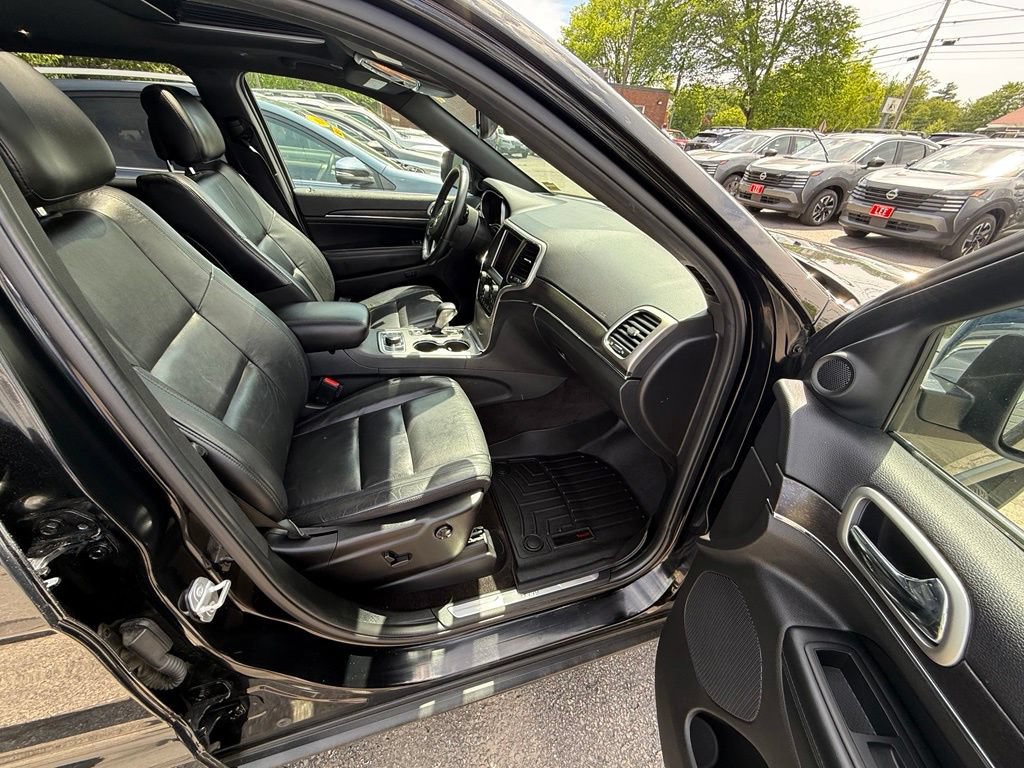 Used 2018 Jeep Grand Cherokee Limited AWD/4WD image 12