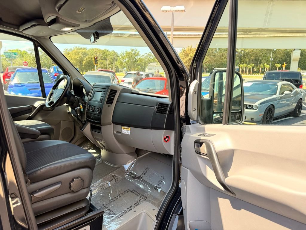 Used 2015 Mercedes-Benz Sprinter 3500 image 30
