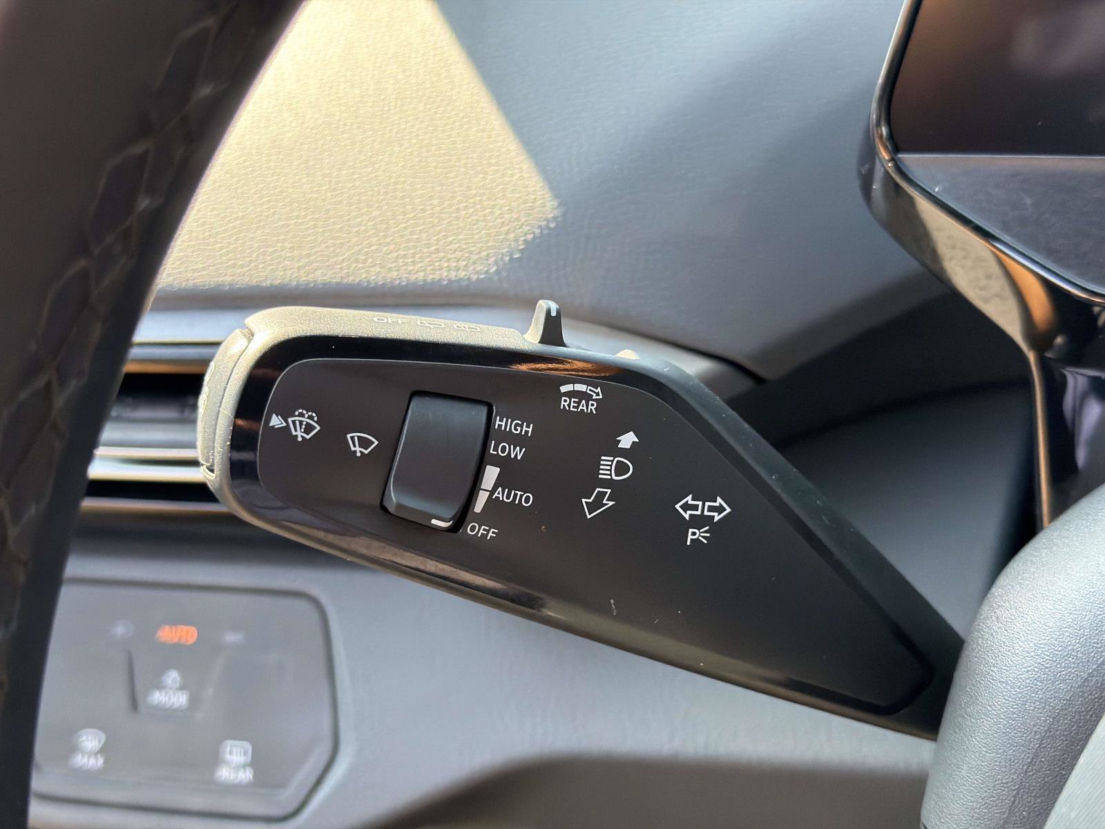 Certified 2025 Volkswagen ID.4 Pro RWD image 26