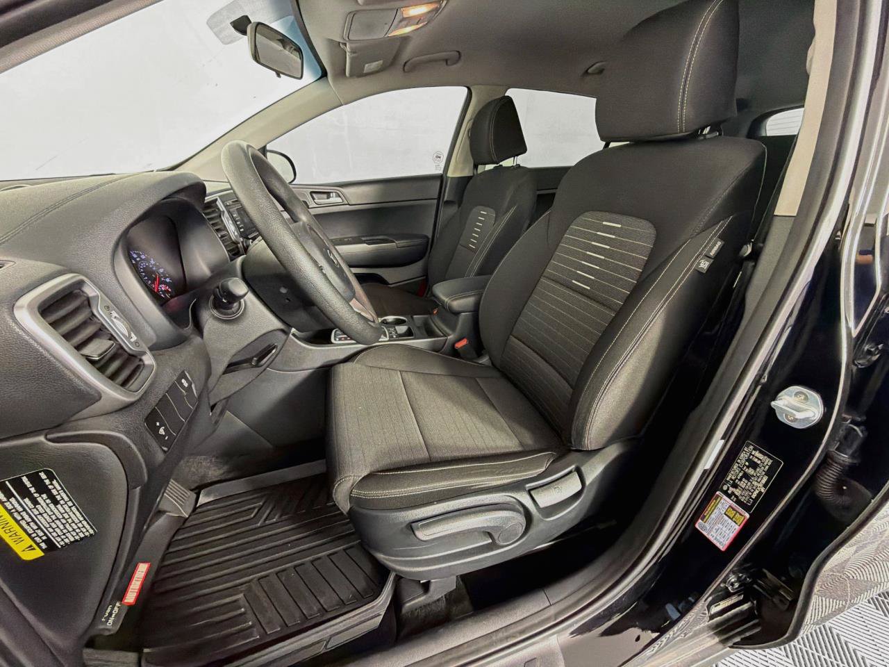 Used 2018 Kia Sportage LX AWD/4WD image 32
