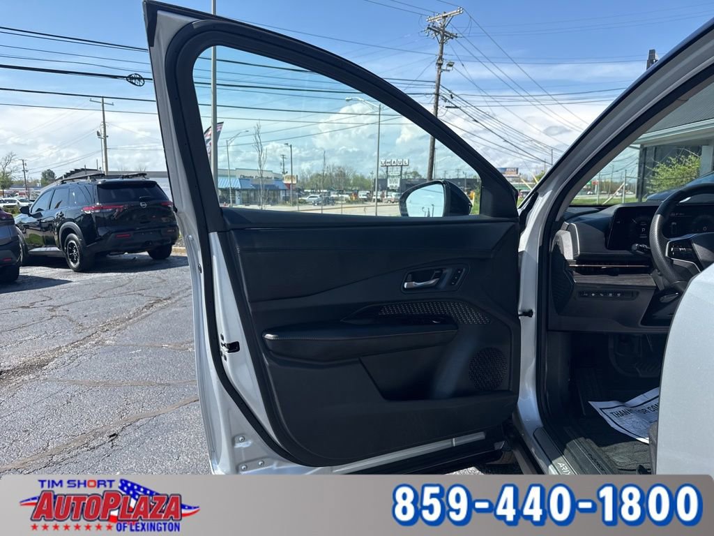 Used 2024 Nissan Ariya AWD image 14