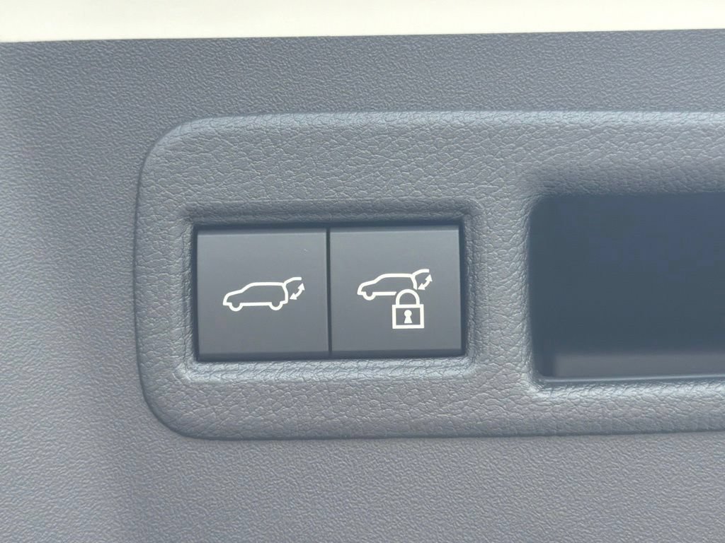 New 2026 Toyota C-HR AWD/4WD image 17