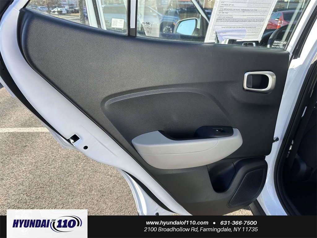 Used 2025 Hyundai Venue SEL image 20