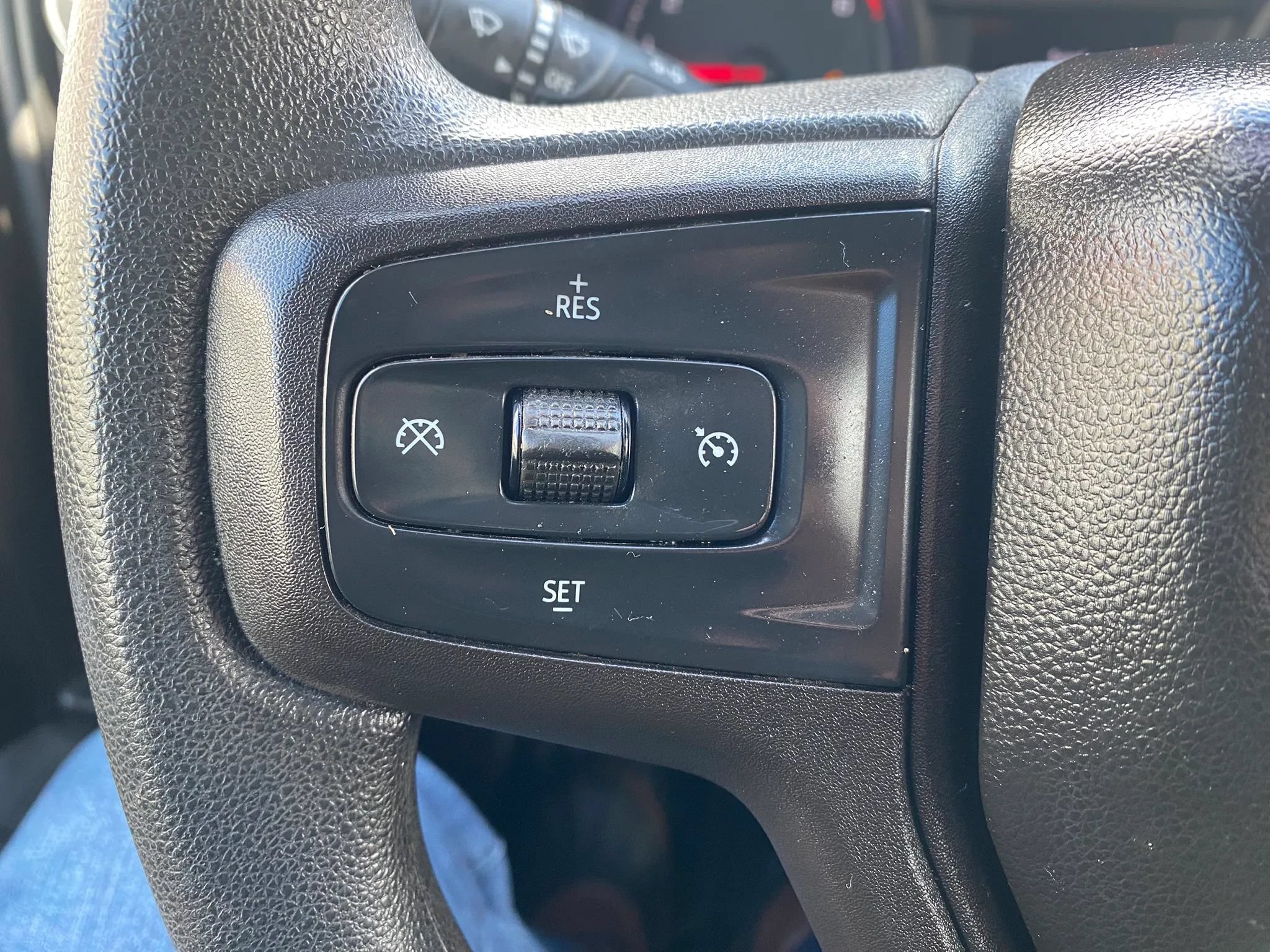 Used 2020 Chevrolet Silverado 1500 W/T w/ Trailering Package AWD/4WD image 17