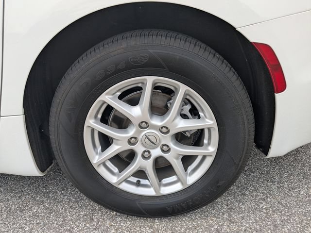 Used 2024 Chrysler Pacifica Touring-L FWD image 16