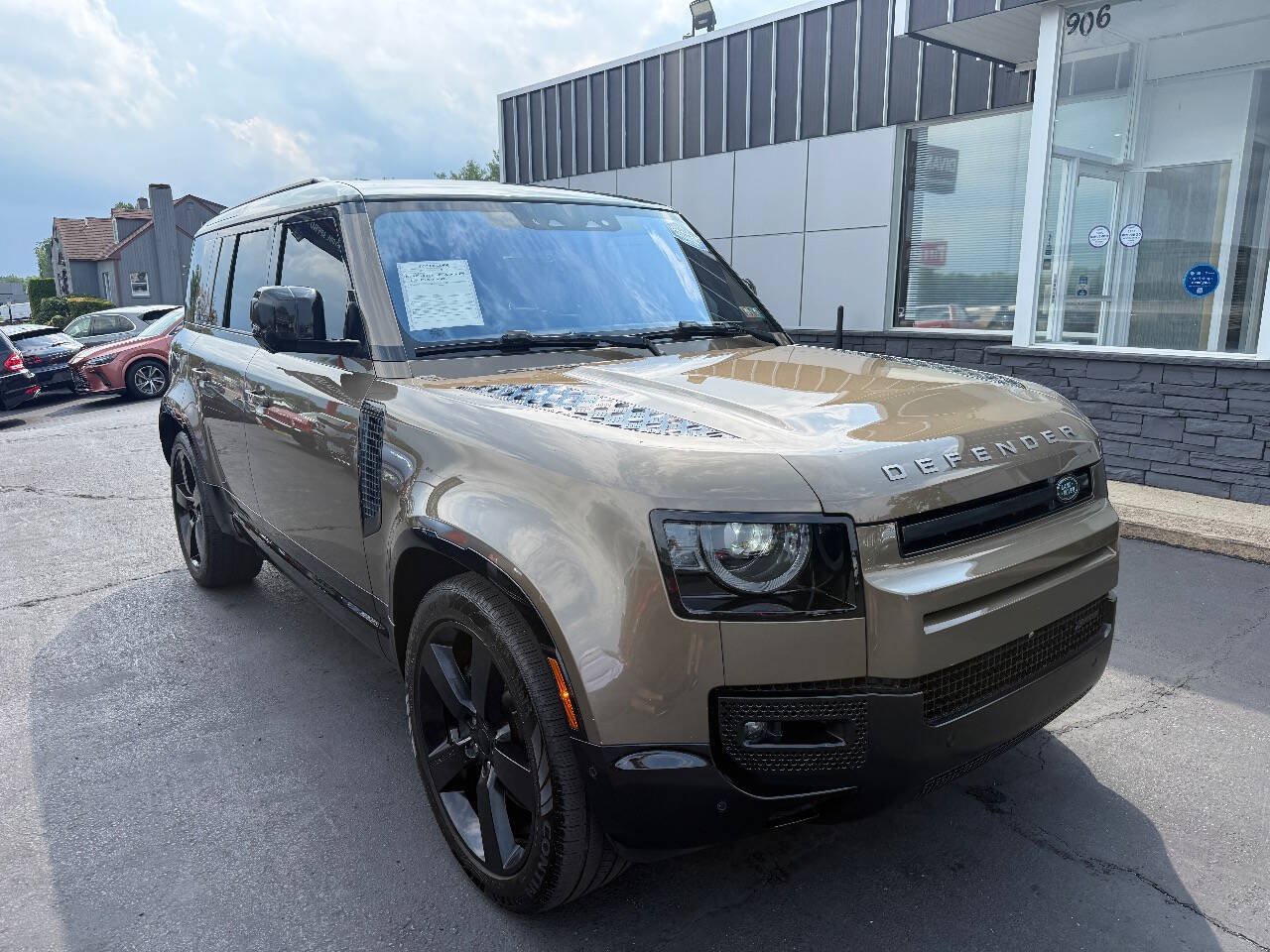 Used 2022 Land Rover Defender 110 X-Dynamic HSE AWD/4WD image 9