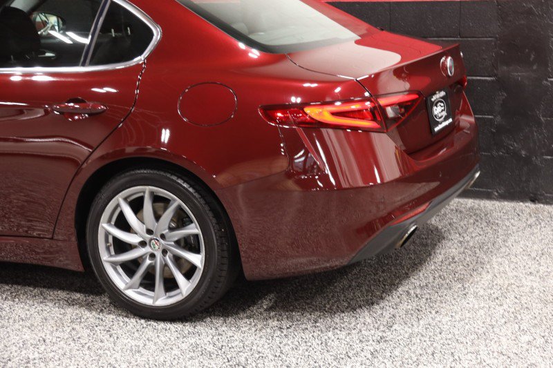 Used 2017 Alfa Romeo Giulia w/ Cold Weather Package RWD image 26