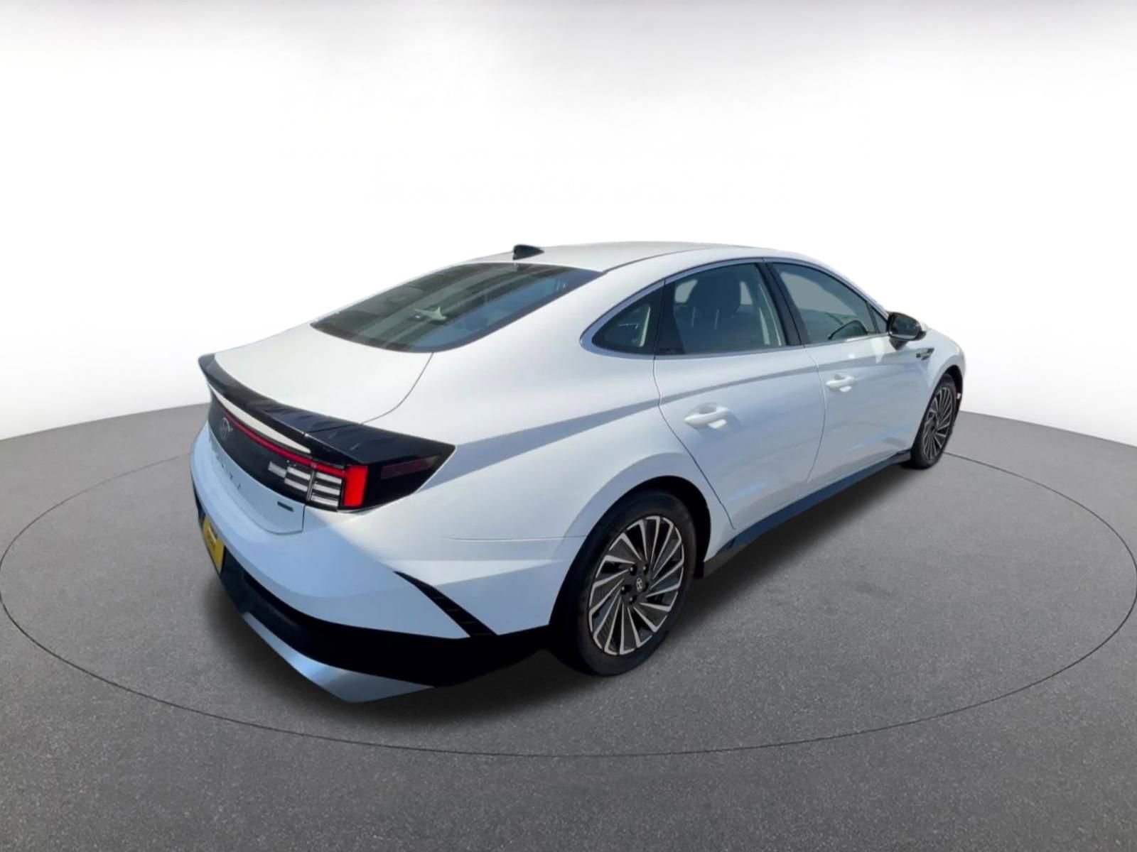 Used 2025 Hyundai Sonata SEL FWD image 18