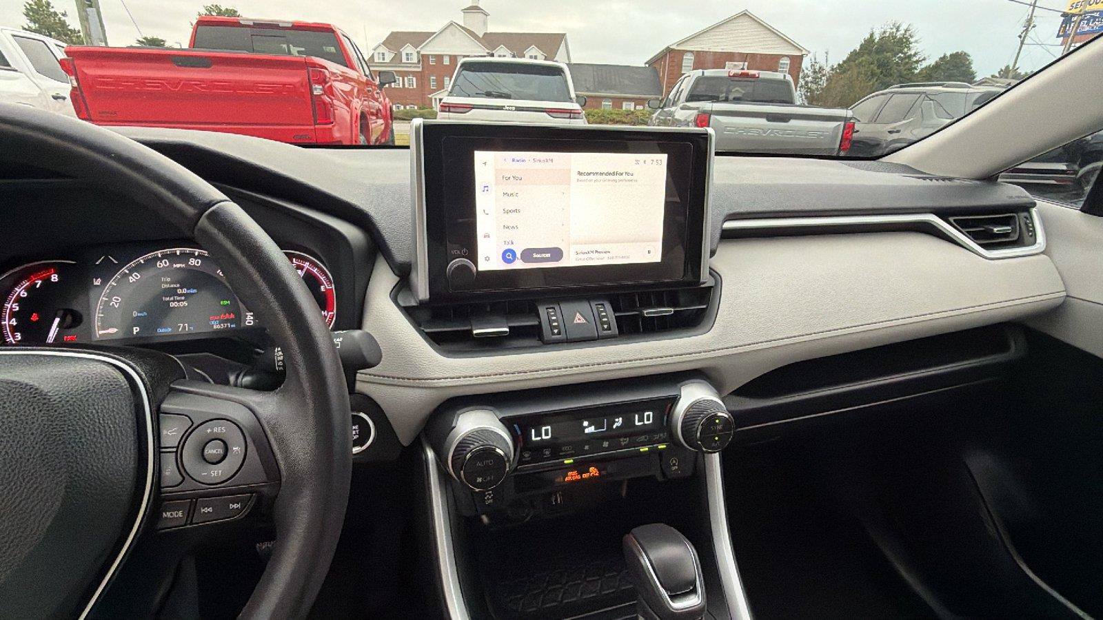Used 2023 Toyota RAV4 XLE Premium AWD/4WD image 31