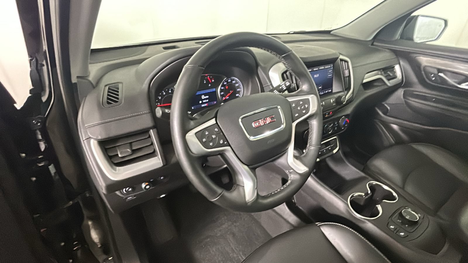 Used 2024 GMC Terrain SLT w/ Elevation Edition FWD image 14
