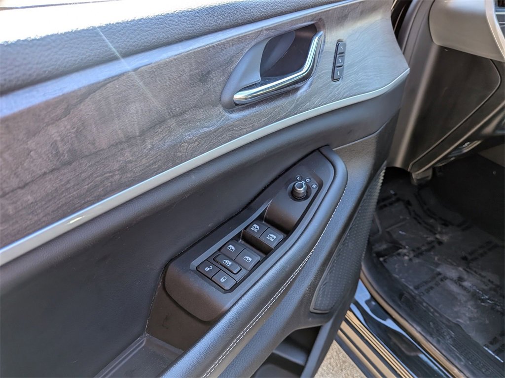 Used 2024 Jeep Grand Cherokee Limited image 13