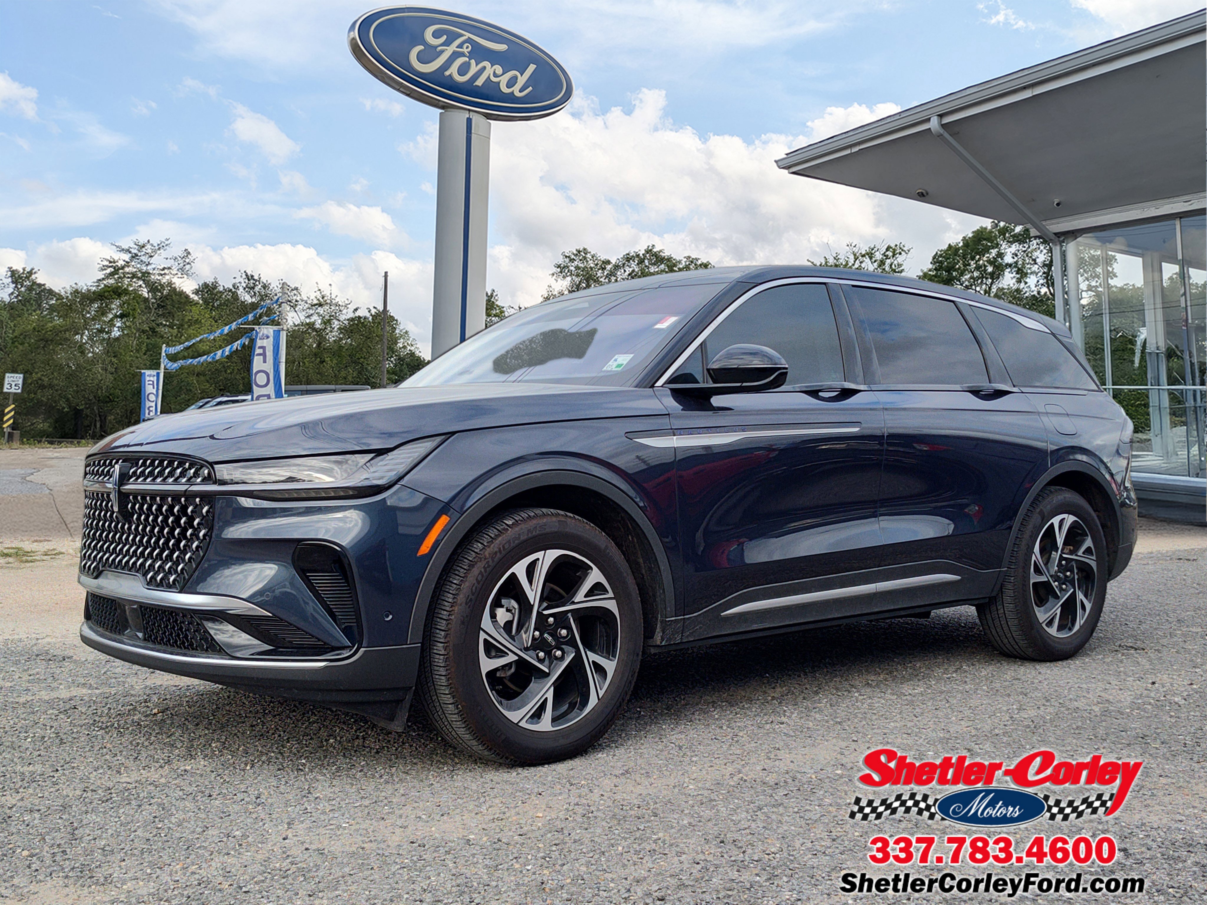 Used 2024 Lincoln Nautilus Premier image 1