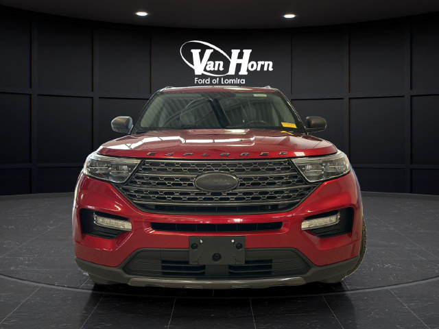 Used 2021 Ford Explorer XLT w/ XLT Sport Appearance Package AWD/4WD image 2