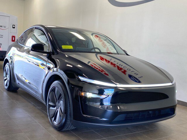 Used 2026 Tesla Model Y 2WD image 2