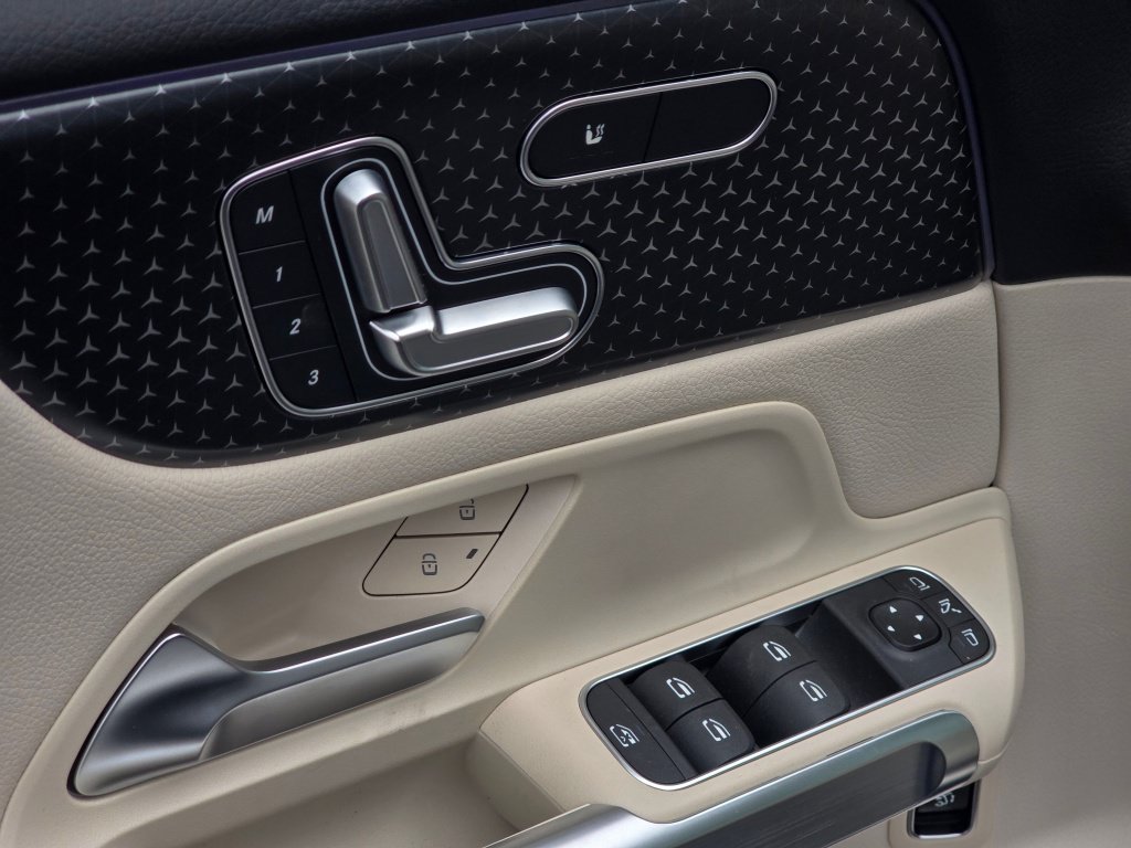 New 2026 Mercedes-Benz GLB 250 4MATIC image 36