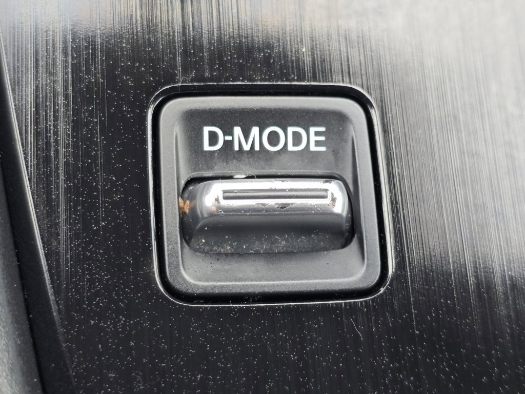 Used 2024 Nissan Rogue S image 30