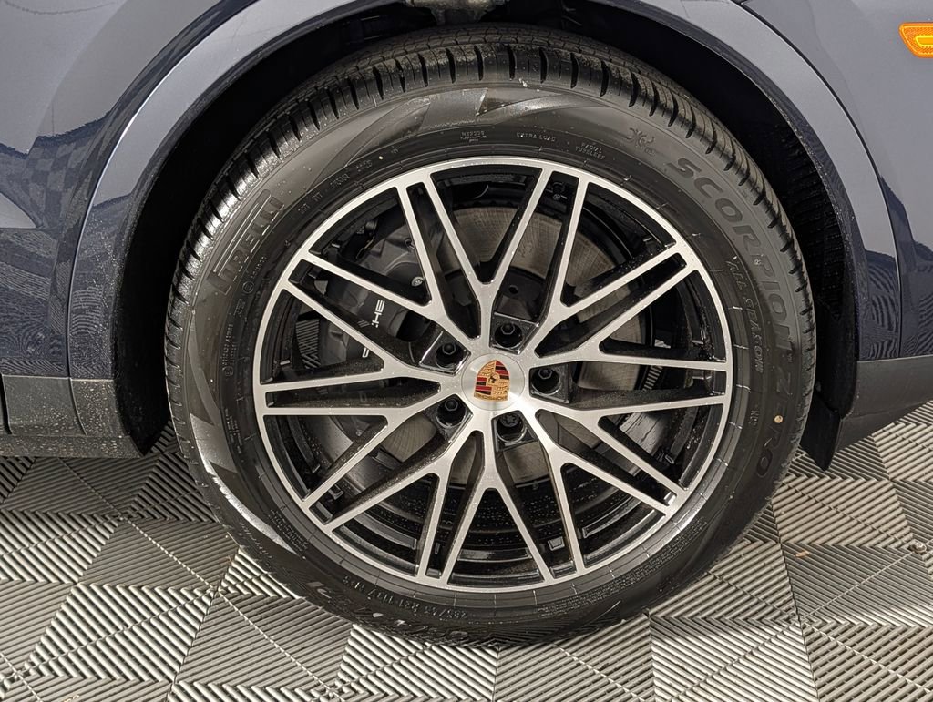 New 2026 Porsche Cayenne Coupe image 14