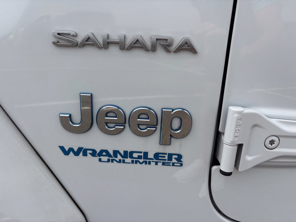 Used 2022 Jeep Wrangler Unlimited Sahara w/ Cold Weather Group AWD/4WD image 13