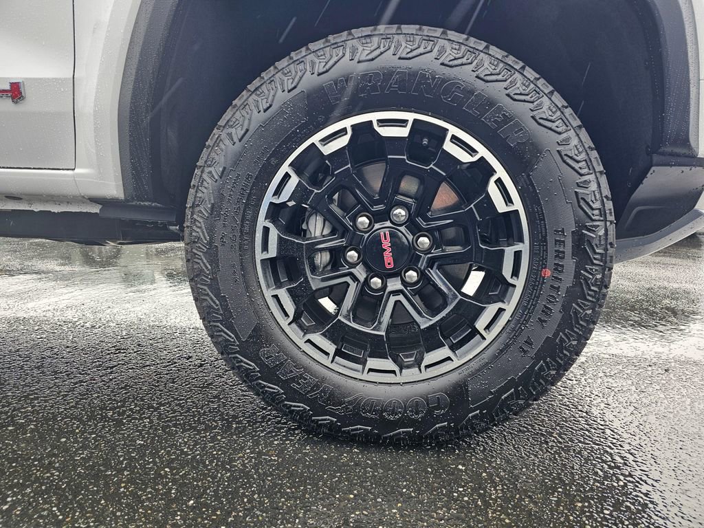 Used 2026 GMC Canyon AT4 AWD/4WD image 9