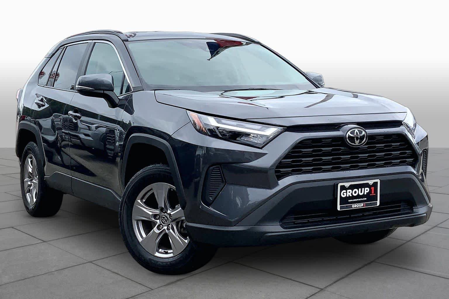 Used 2025 Toyota RAV4 XLE AWD/4WD image 3
