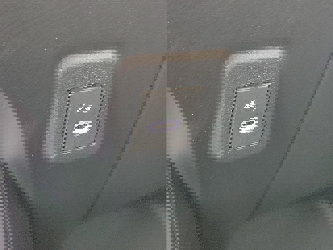 Used 2023 Toyota Corolla LE image 28