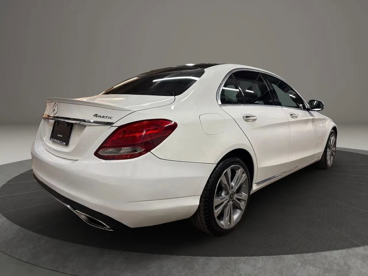 Used 2018 Mercedes-Benz C 300 4MATIC Sedan image 8