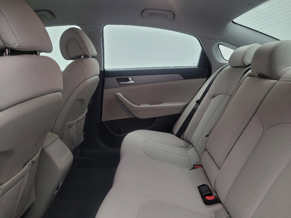 Used 2016 Hyundai Sonata SE image 18