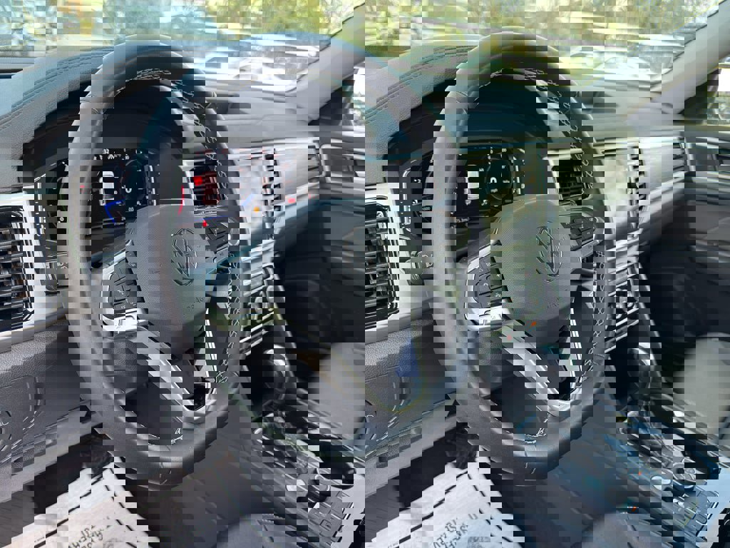 Used 2023 Volkswagen Atlas SE image 35