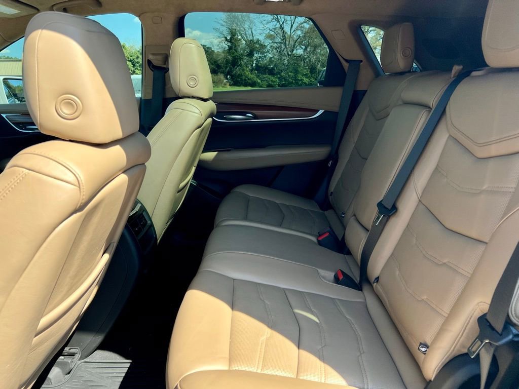 Used 2018 Cadillac XT5 Platinum w/ Driver Assist Package image 5