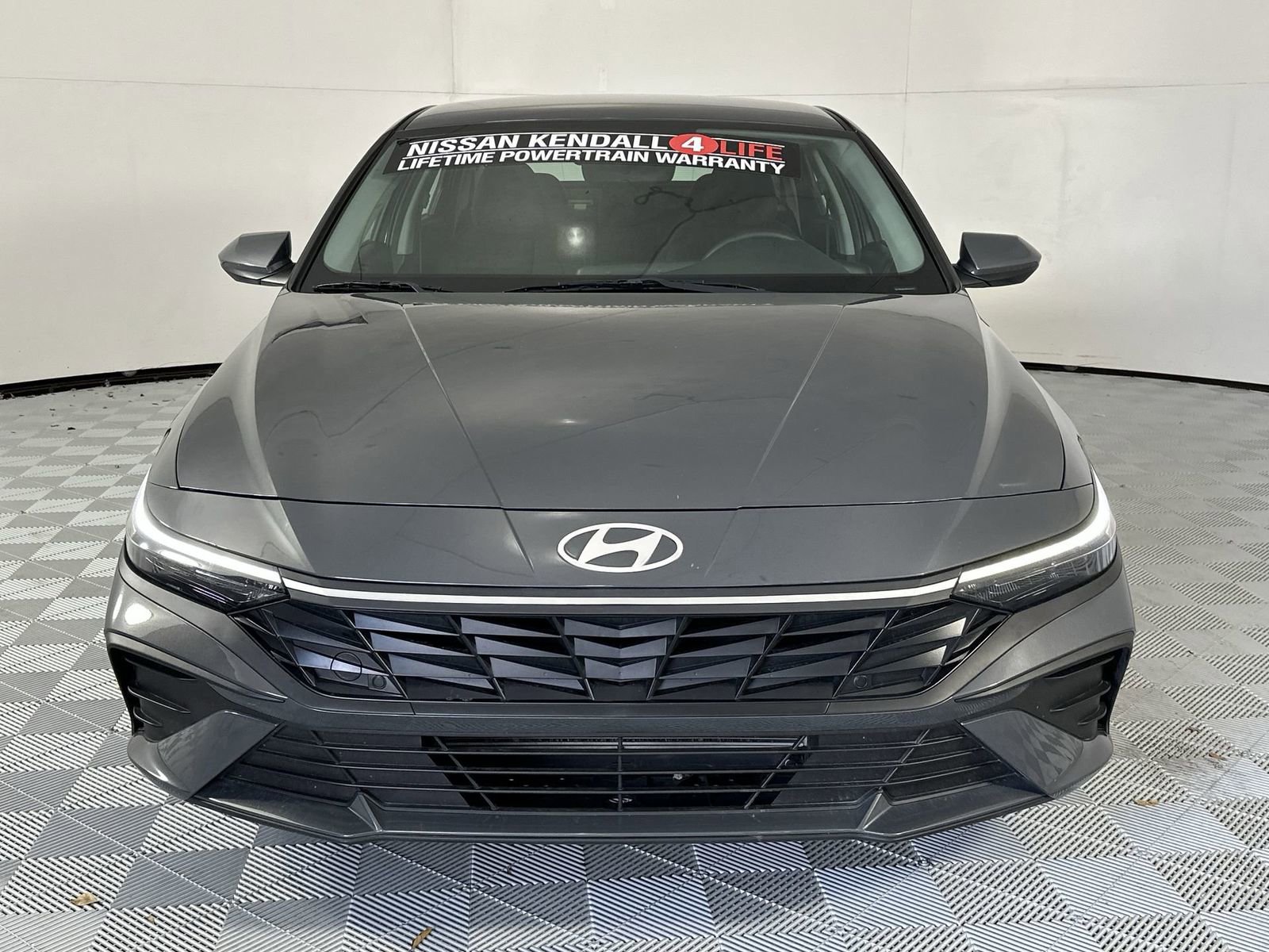 Used 2024 Hyundai Elantra SEL FWD image 3