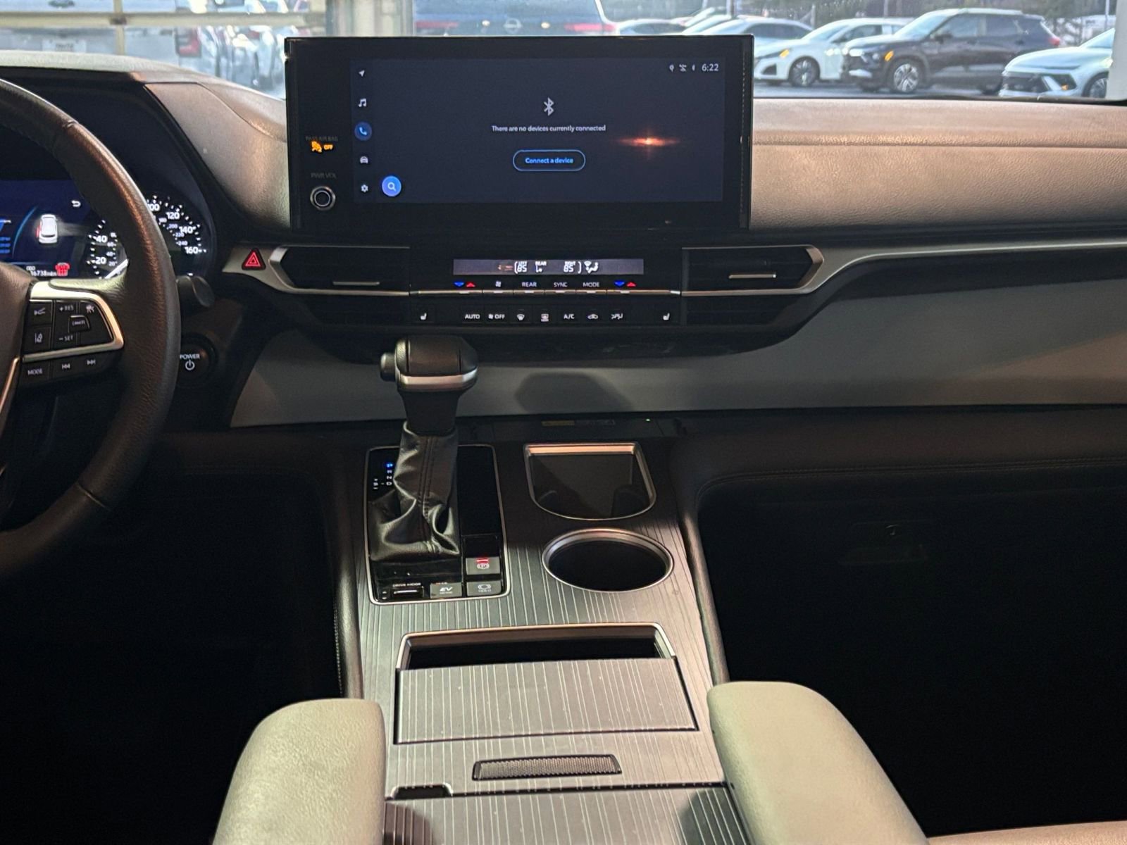 Used 2025 Toyota Sienna XLE image 18