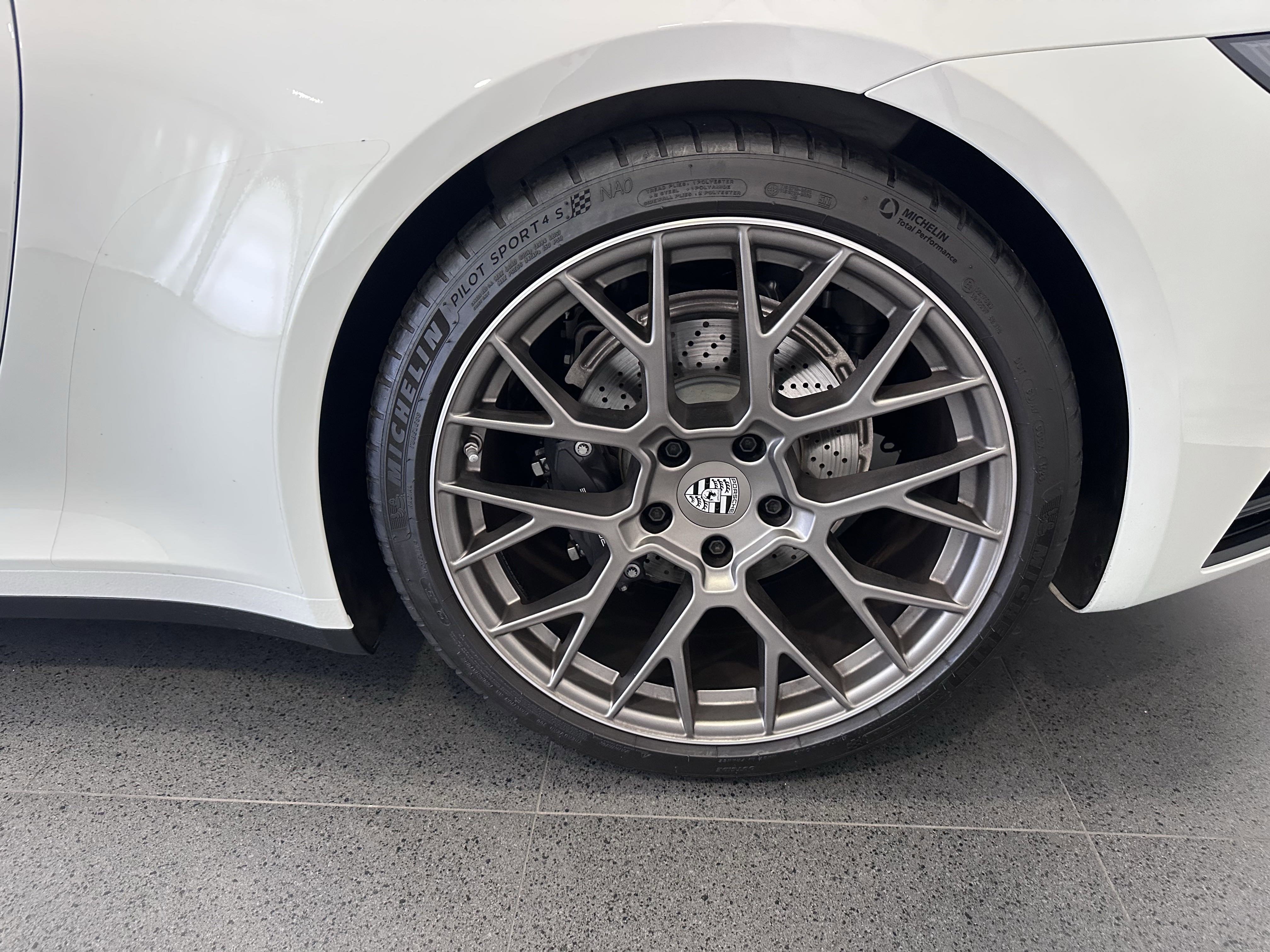 Used 2023 Porsche 911 Carrera image 10