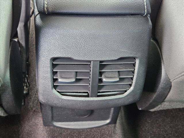 Used 2019 Ford Fusion SE FWD image 17