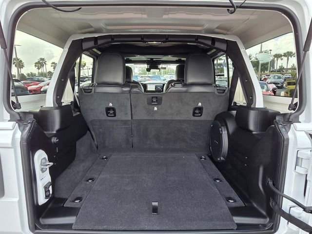 Used 2025 Jeep Wrangler Sahara image 18