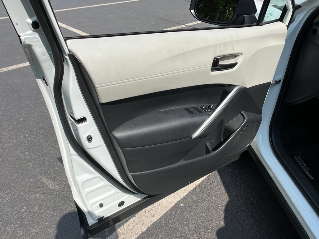 Certified 2023 Toyota Corolla Cross LE w/ Moonroof Package AWD/4WD image 12