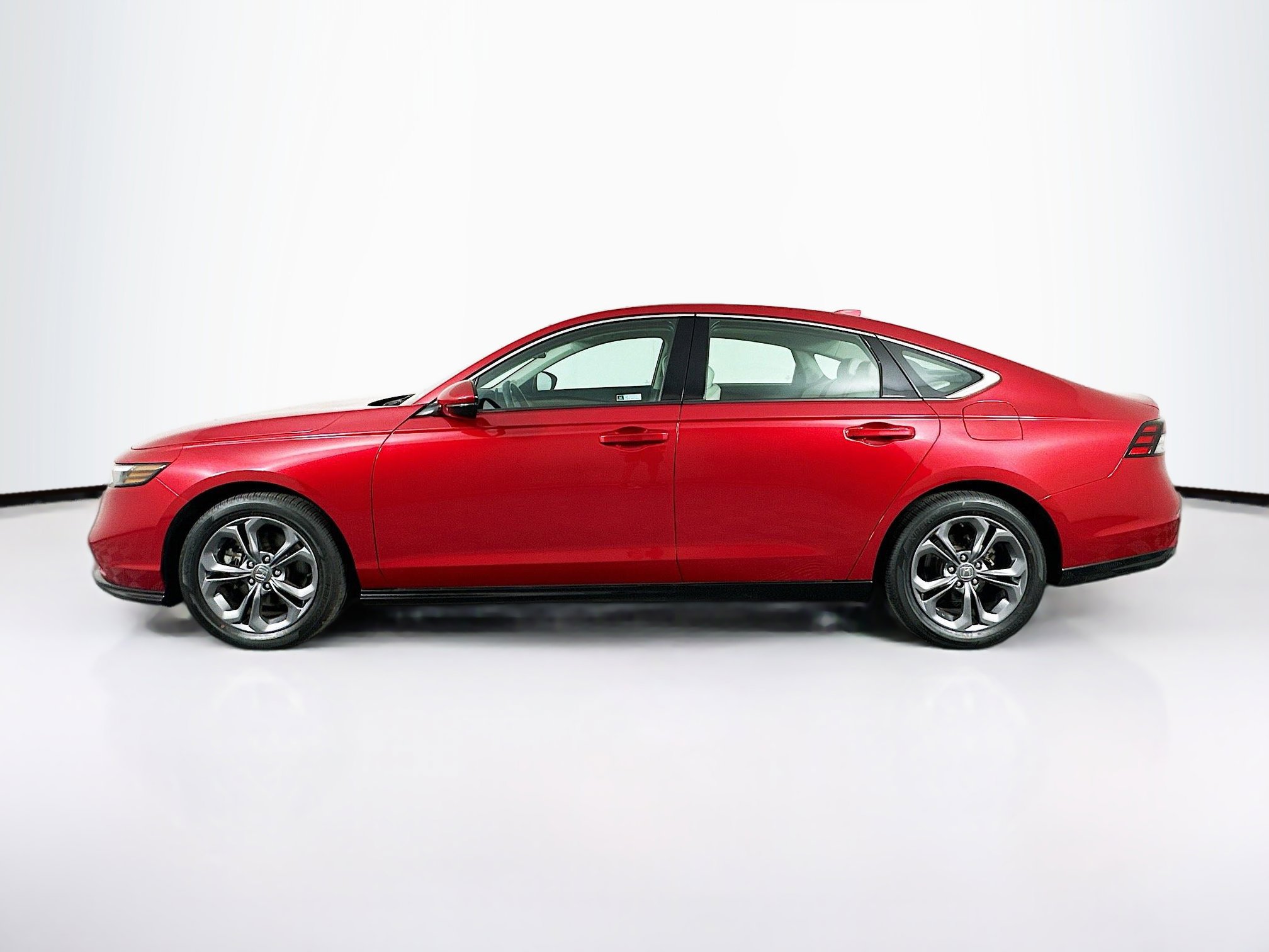 Used 2024 Honda Accord EX-L image 4