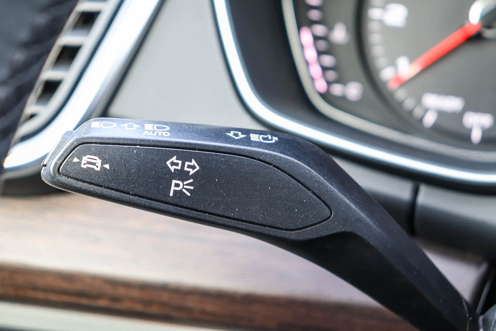 Used 2023 Audi Q5 2.0T Premium w/ Convenience Package image 31