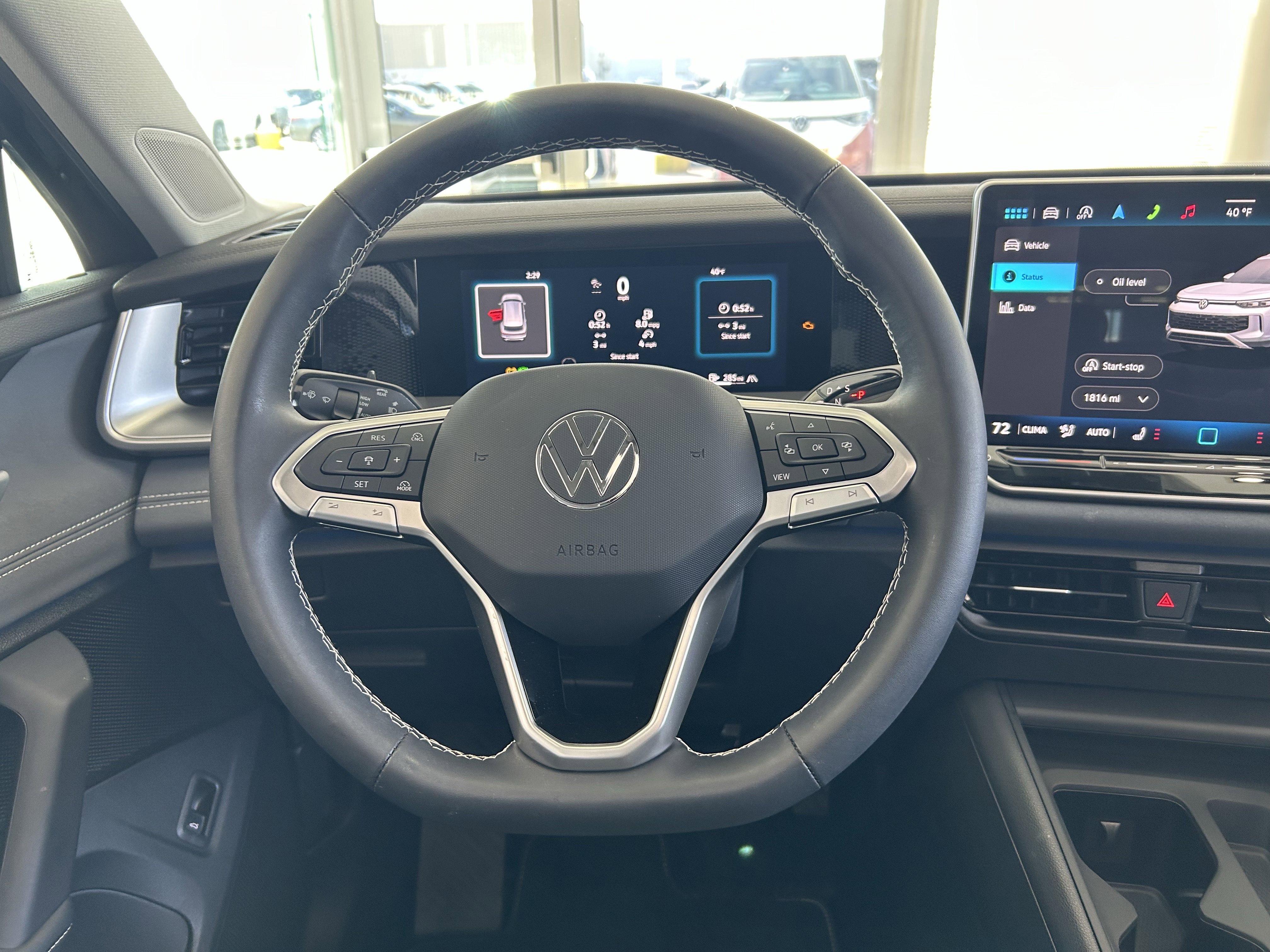 Certified 2025 Volkswagen Tiguan SE image 9