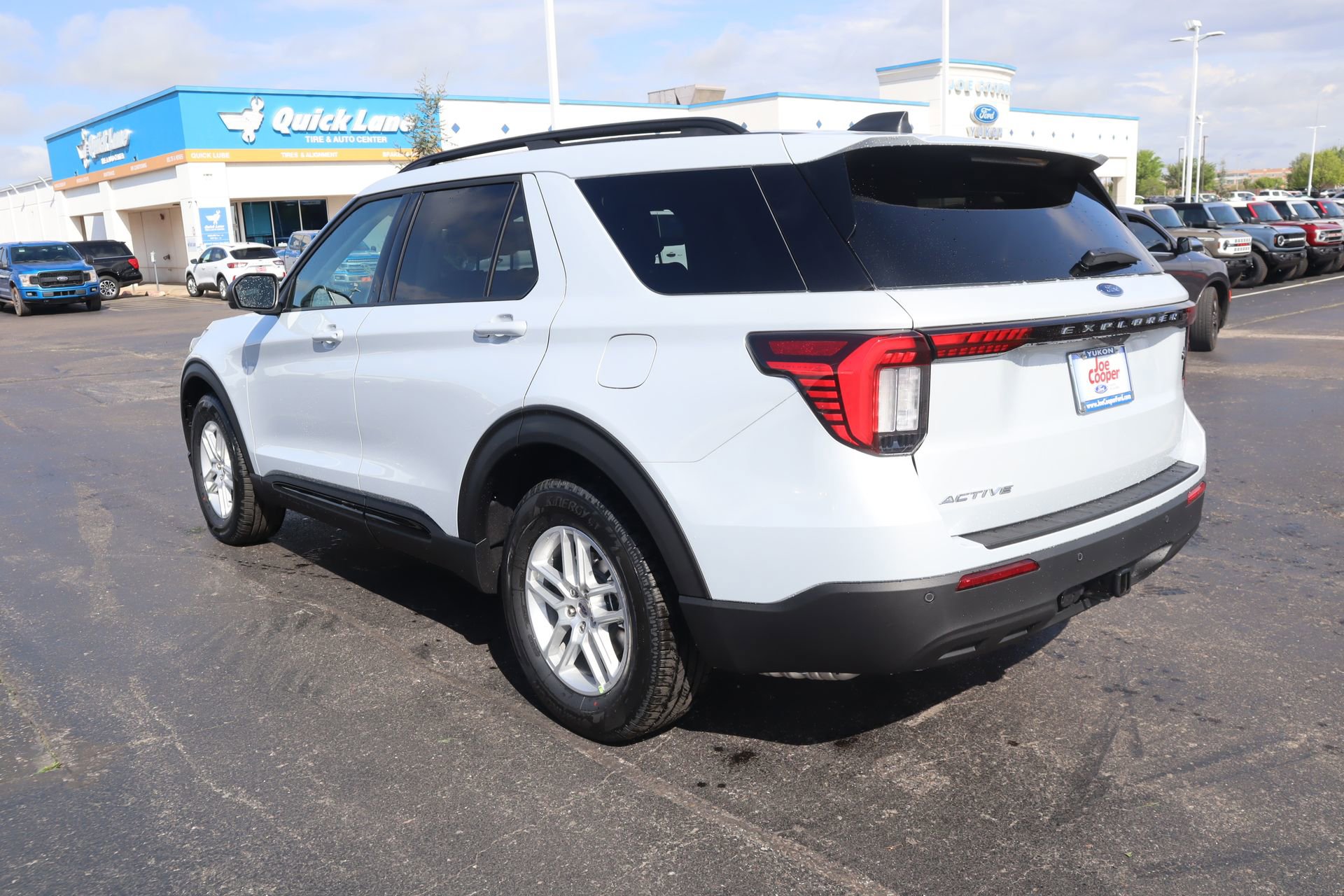 New 2026 Ford Explorer Active RWD image 24