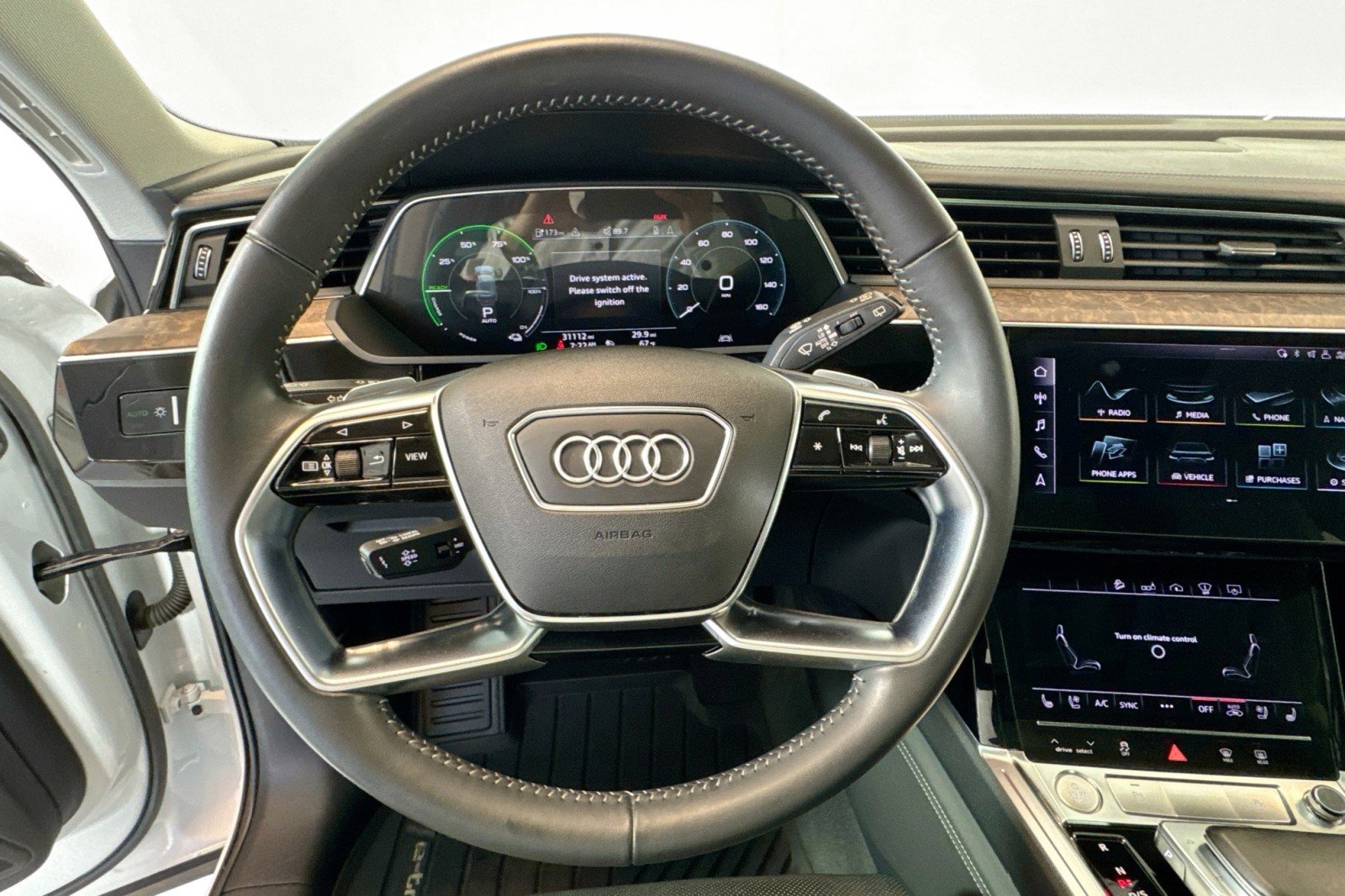Used 2019 Audi e-tron Prestige w/ Prestige Package image 11