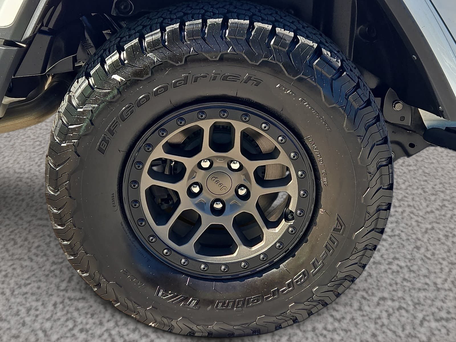 Used 2022 Jeep Wrangler Unlimited Rubicon w/ Xtreme Recon 35" Tire Package AWD/4WD image 8