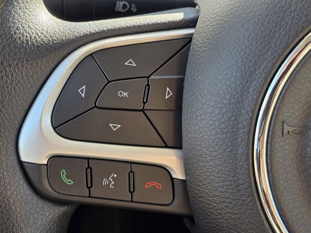 Used 2018 Jeep Renegade Sport w/ Power & Air Group image 13