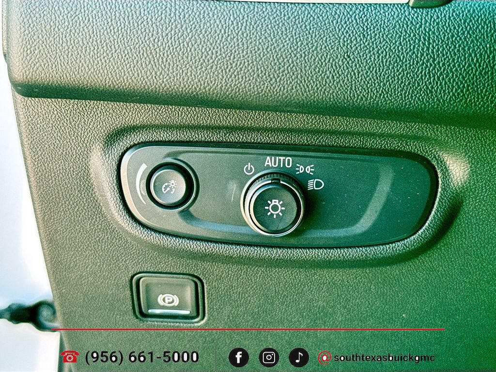 Used 2024 GMC Terrain SLE w/ Driver Convenience Package FWD image 17