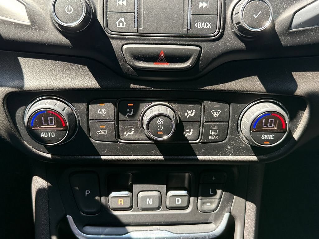 Used 2020 GMC Terrain SLT AWD/4WD image 19