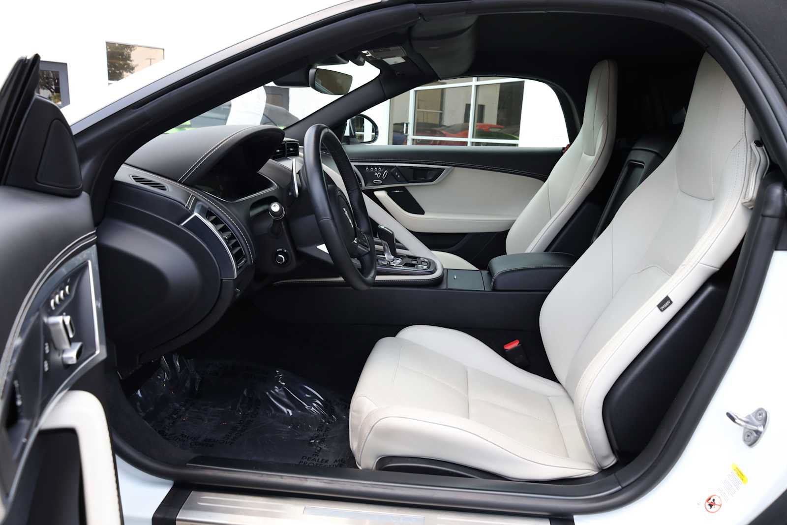 Used 2021 Jaguar F-TYPE Convertible RWD image 4